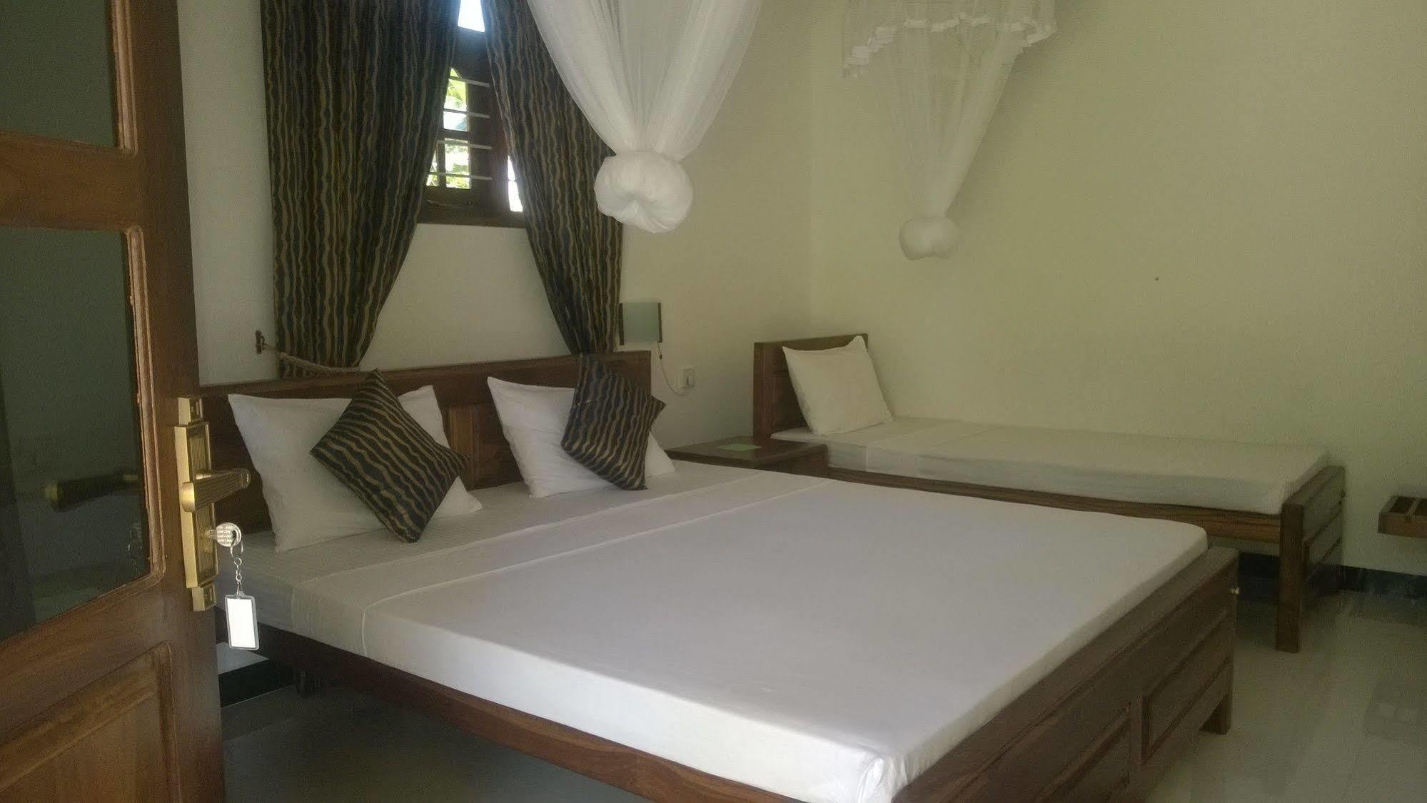 Sigiri Holiday Inn Inamaluwa Extérieur photo