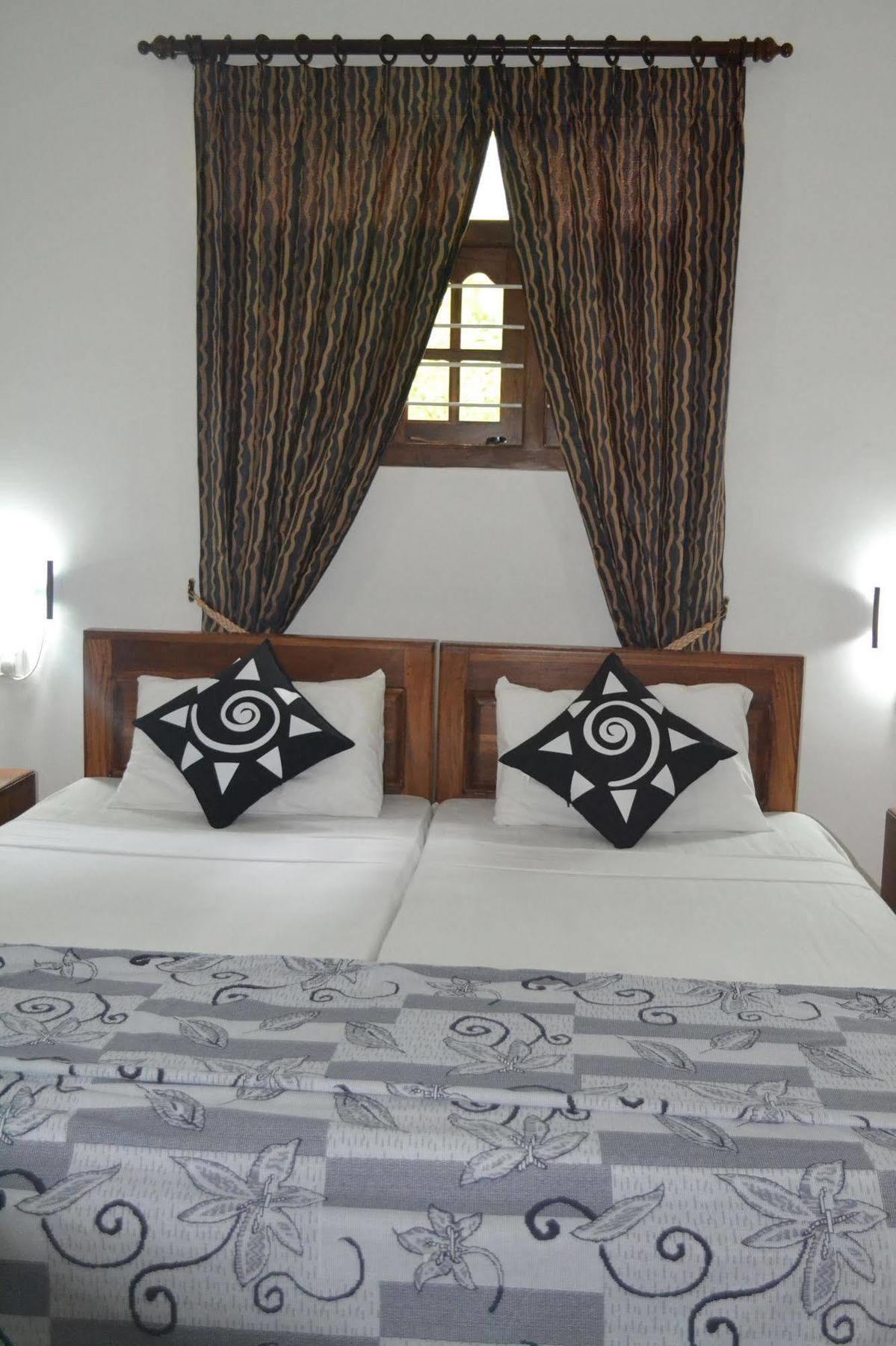 Sigiri Holiday Inn Inamaluwa Extérieur photo