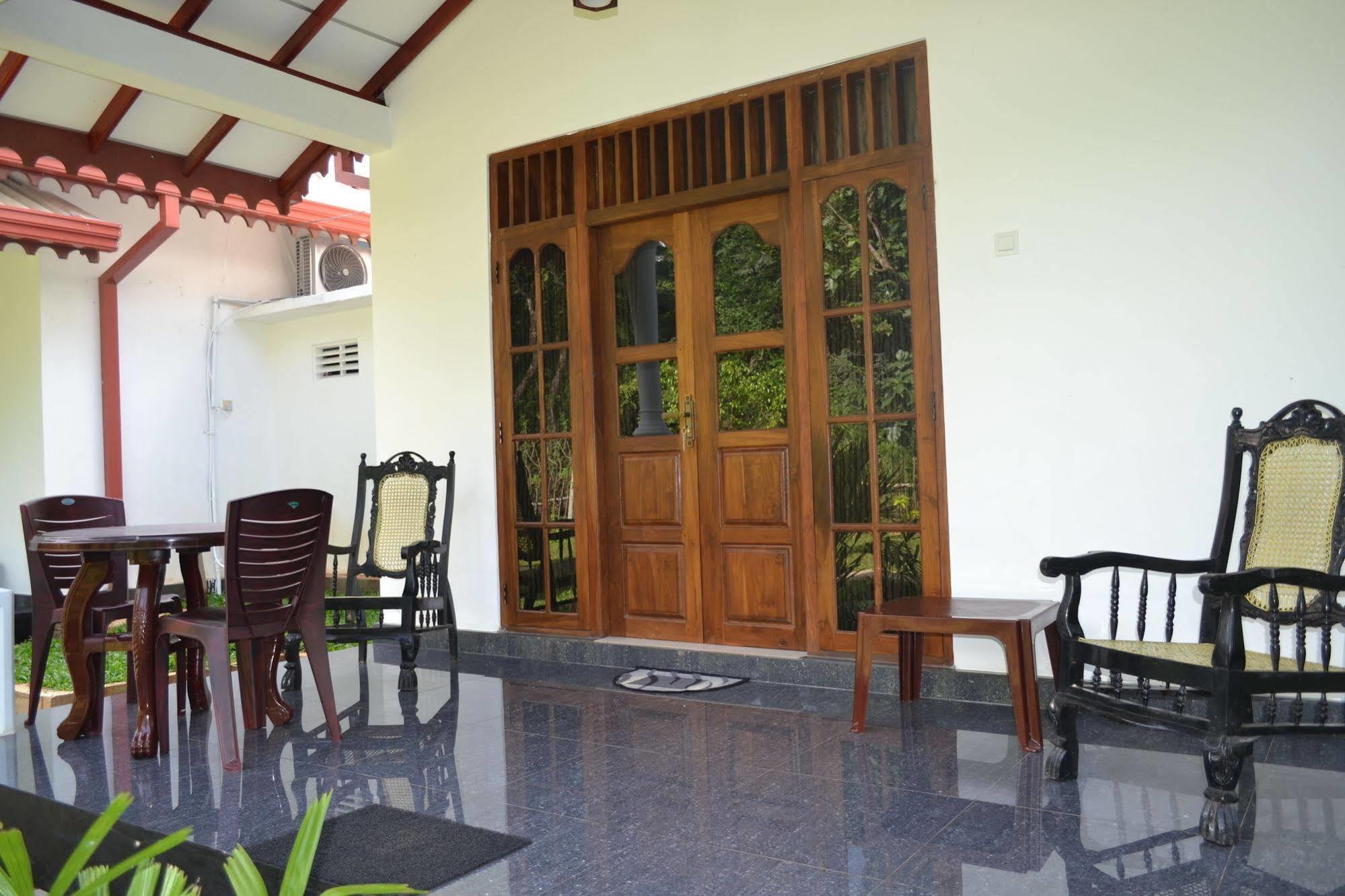 Sigiri Holiday Inn Inamaluwa Extérieur photo